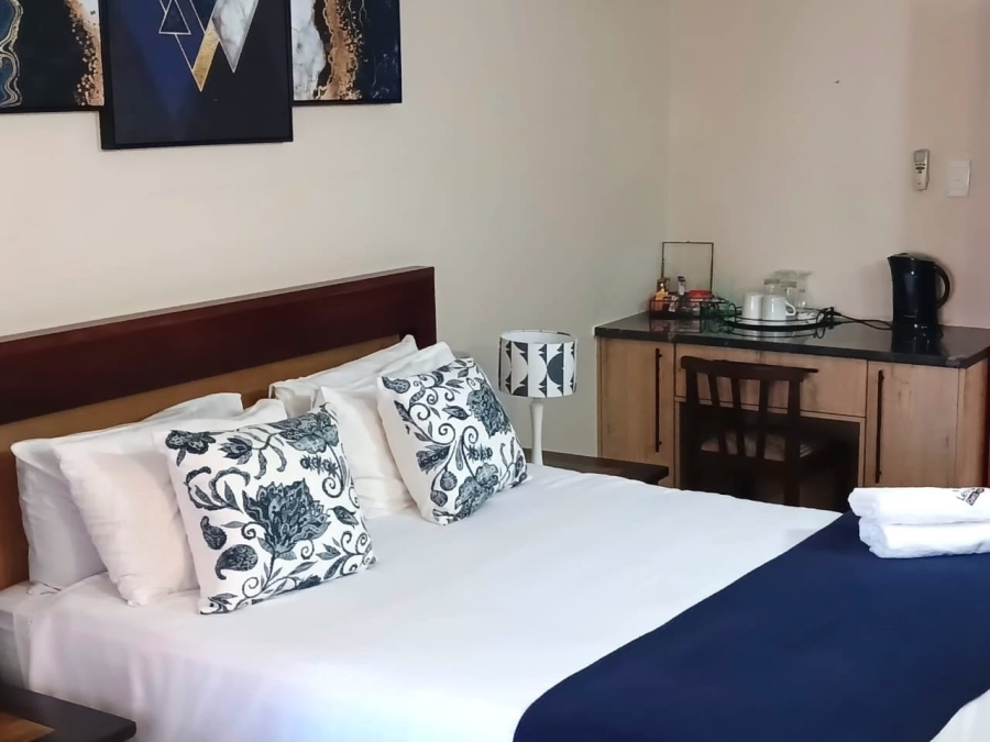 8 Bedroom Property for Sale in Cashan North West